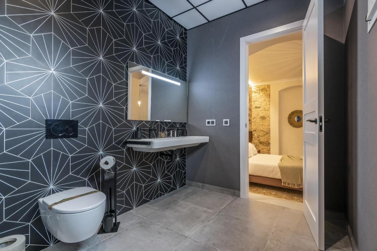 Trajano Premium Estudios By H Ayamonte Buitenkant foto