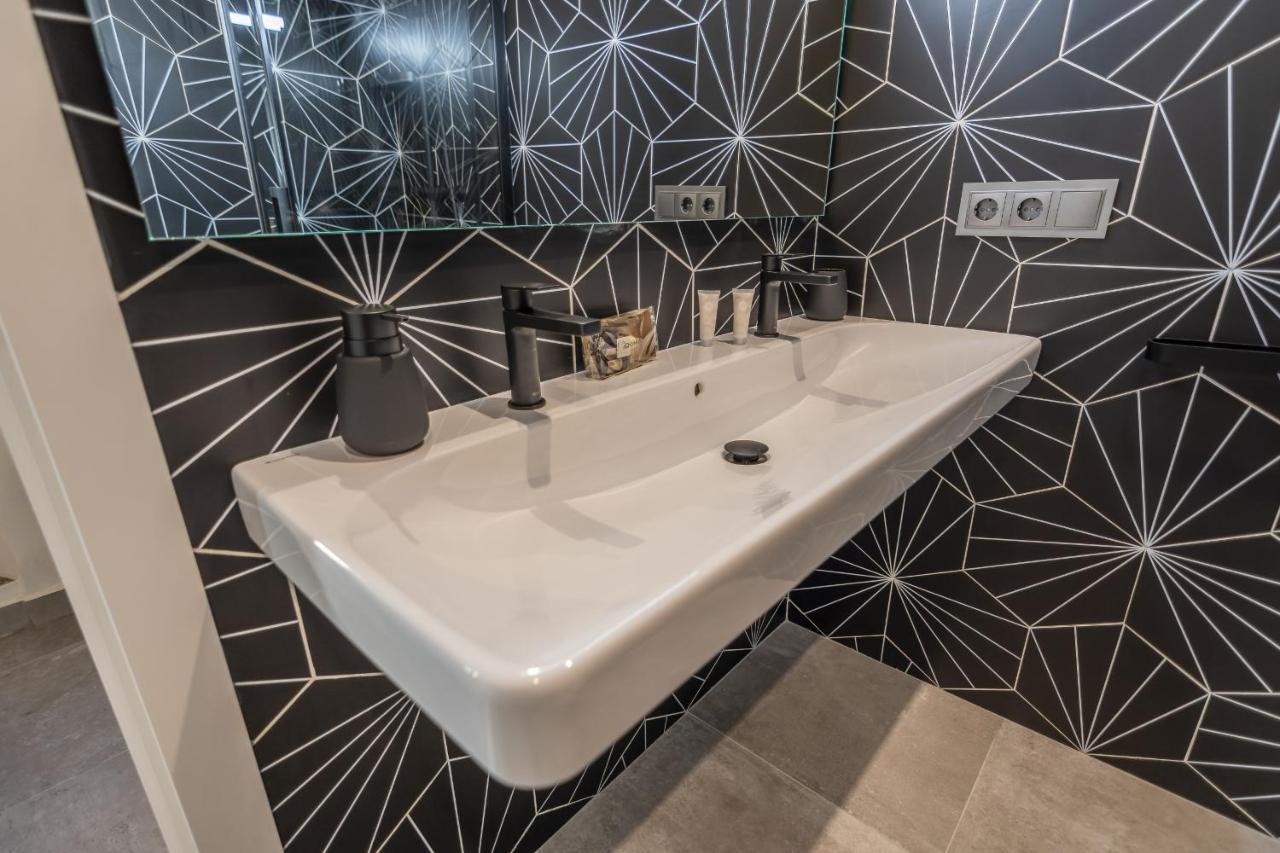 Trajano Premium Estudios By H Ayamonte Buitenkant foto